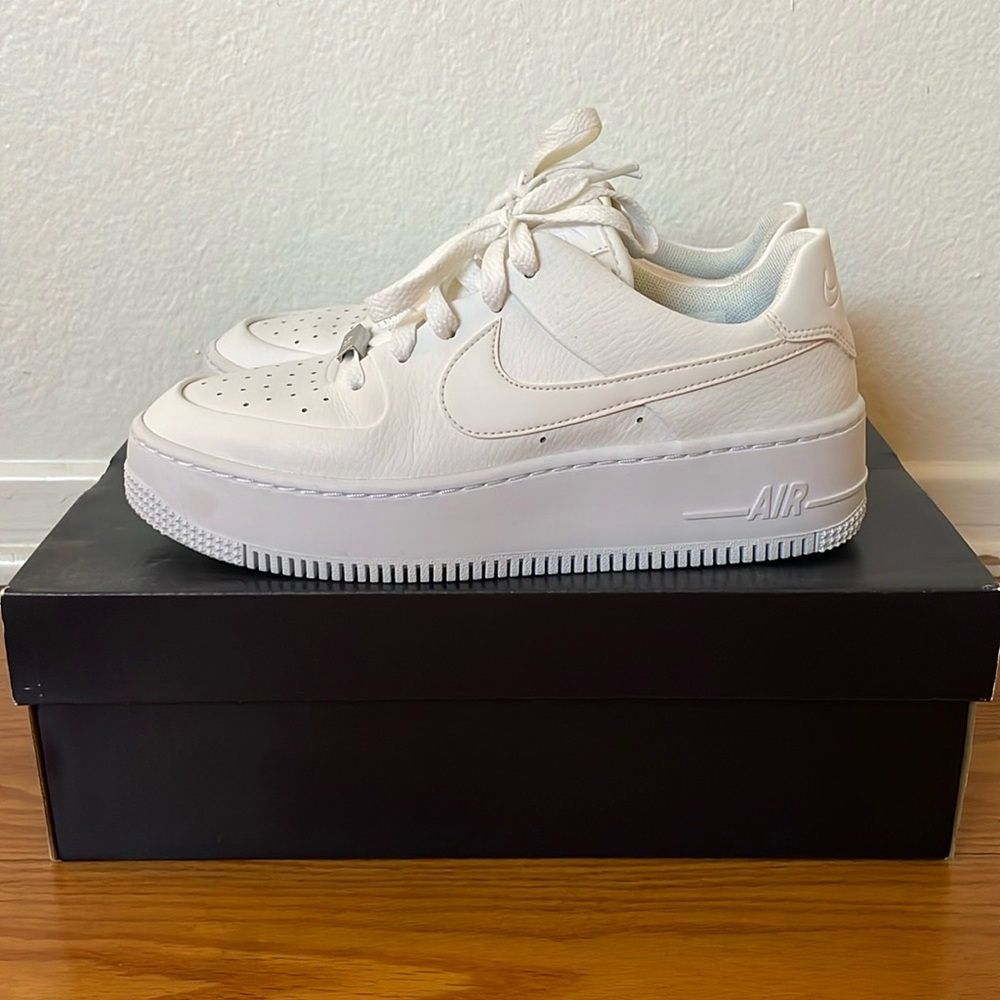 Women’s AF1 Sage Low - Worn Once. Size 8